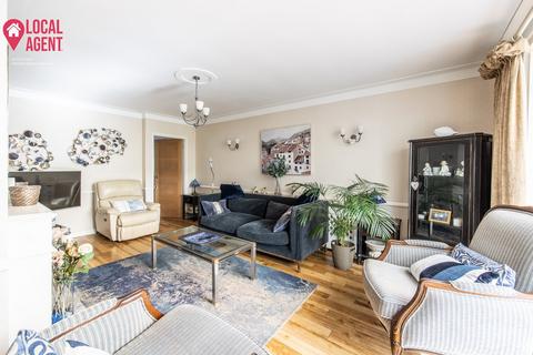 21 Monks Orchard, Dartford, DA1 2TB