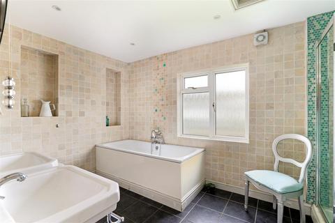 2 Alma Terrace, Paganhill, Stroud, GL5 4AR