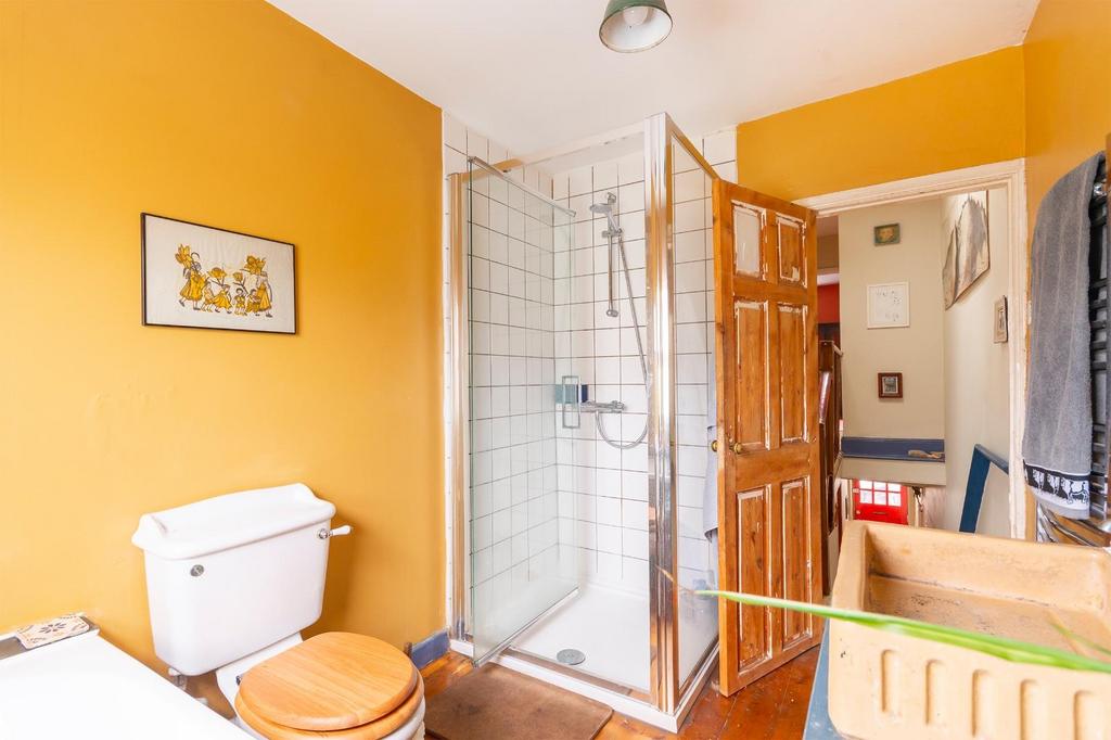 TEERTSRETSOF32 - Bathroom A.jpg