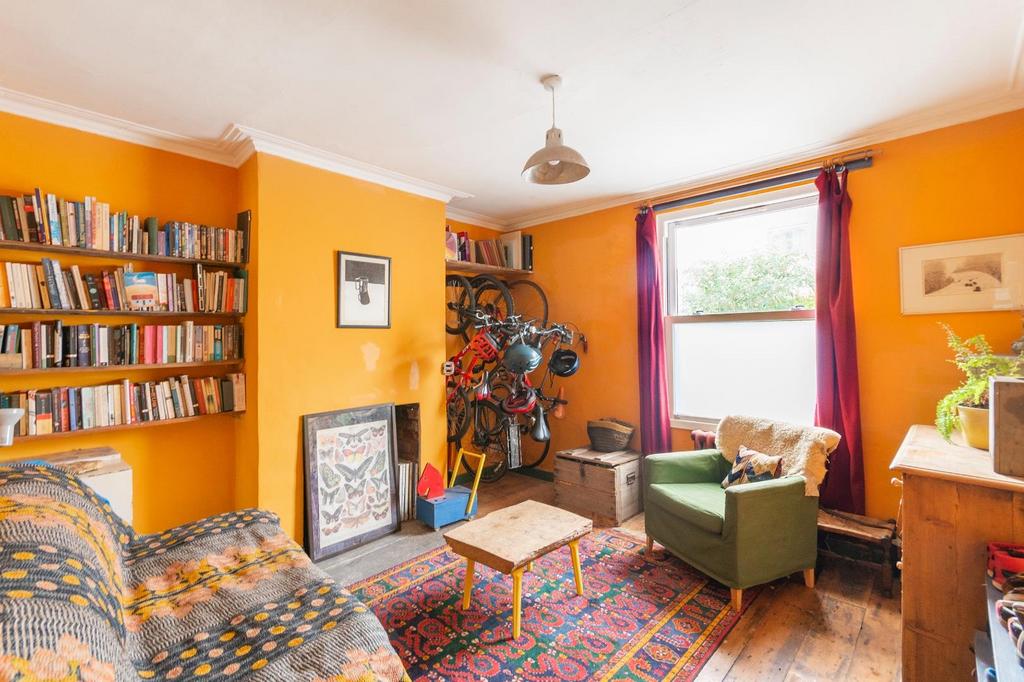 TEERTSRETSOF32 - Living Room C.jpg
