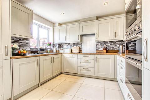 3 bedroom detached house for sale, Foxglove Close, Chesterfield S44