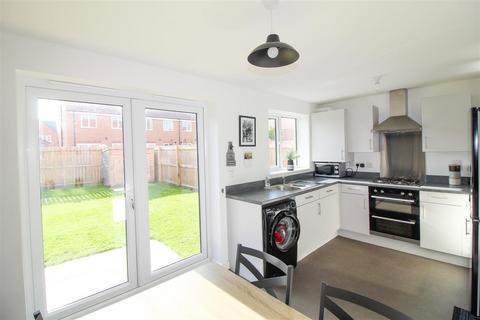 2 bedroom end of terrace house for sale, St. Wilfrids Crescent, Ripon