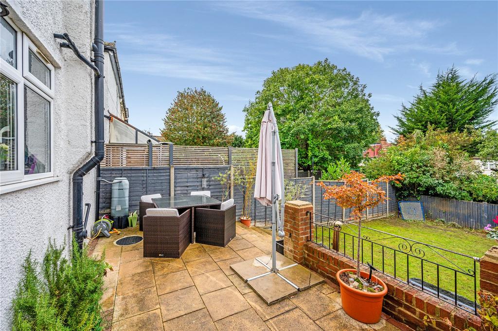 Bandon Rise, Wallington, SM6 4 bed semidetached house for sale £685,000