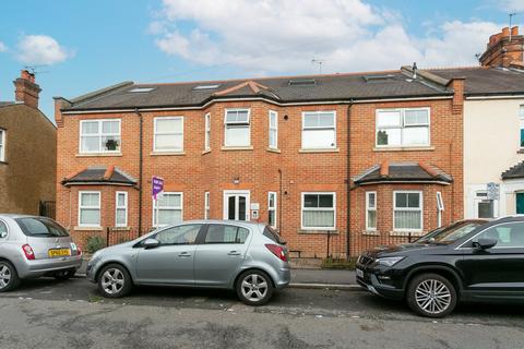 1 bedroom apartment for sale, Harwoods Road, Watford, Hertfordshire, WD18