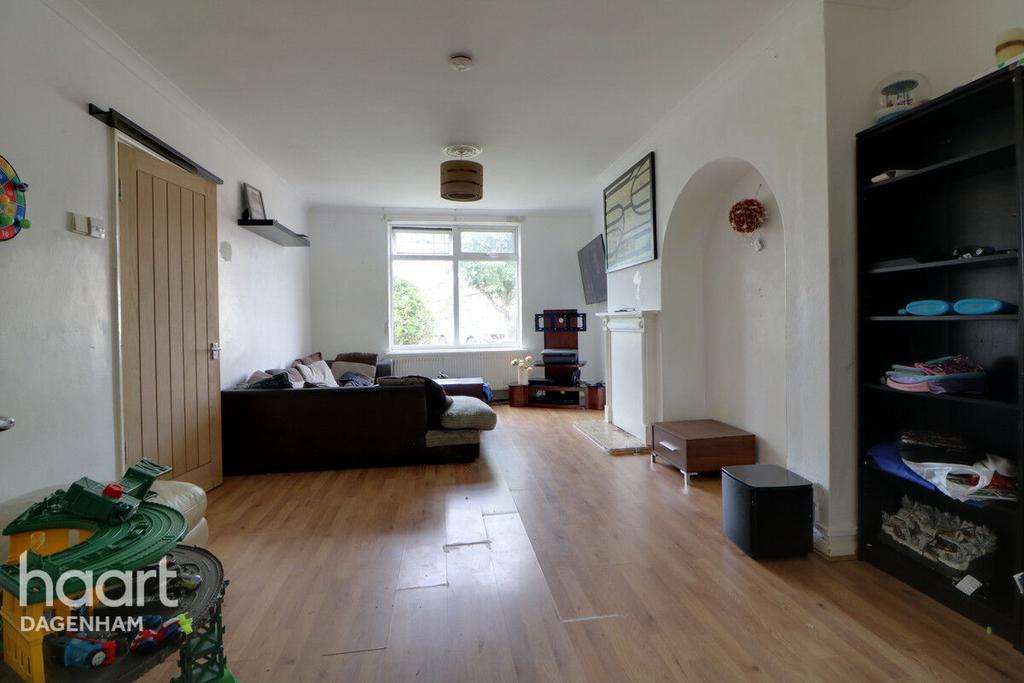 Fanshawe Crescent, Dagenham 5 bed semidetached house for sale £425,000