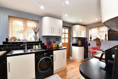 2 Lockyer Road, Purfleet-on-thames, RM19 1RU