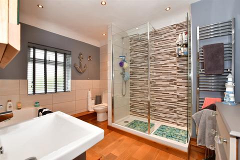 2 Lockyer Road, Purfleet-on-thames, RM19 1RU
