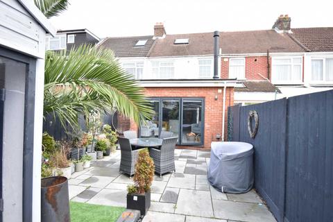 3 bedroom terraced house for sale - Selsey Avenue, Elson