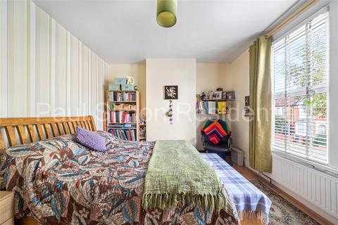 164 Roslyn Road, London, N15 5JJ