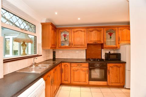 3 Colyer Road, Northfleet, Gravesend, DA11 8BA