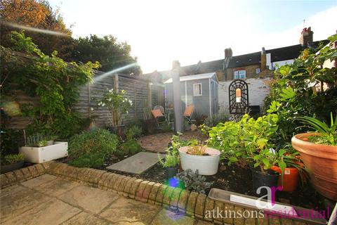 2 bedroom terraced house for sale - Merton Road, Enfield, EN2