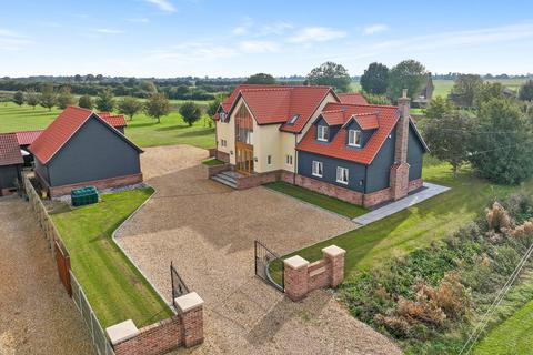 4 bedroom detached house for sale, Coronation Avenue, Throckenholt, PE12