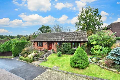 2 bedroom detached bungalow for sale - Ghyll Road, Crowborough, East Sussex