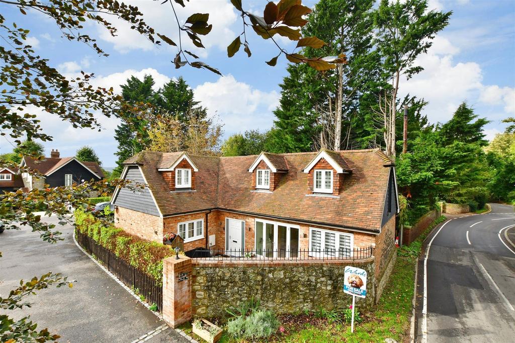 Lower Road, West Farleigh, Maidstone, Kent 3 bed detached house for