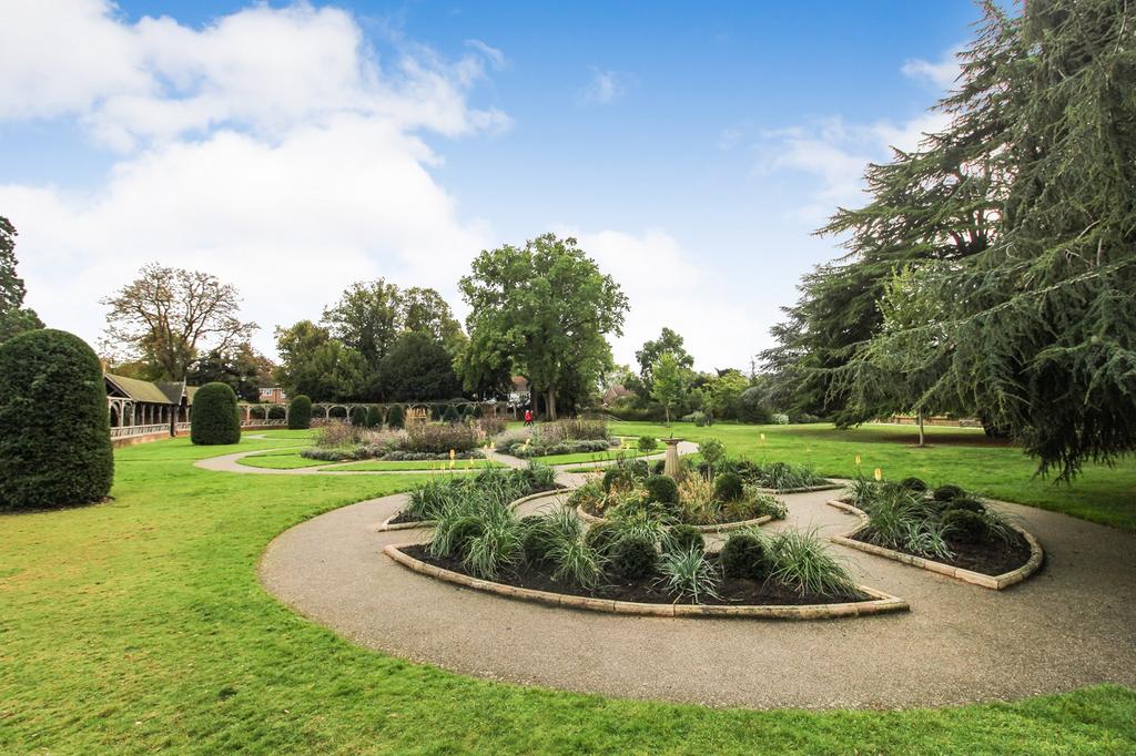 Communal Grounds