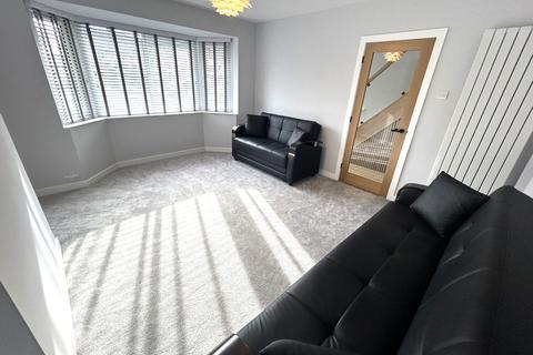 3 bedroom semi-detached house to rent, Portal Road, Walsall
