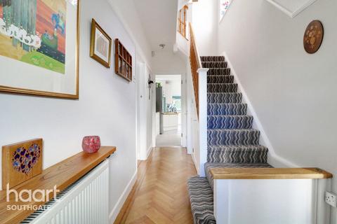 4 bedroom semi-detached house for sale, Prince George Avenue, London