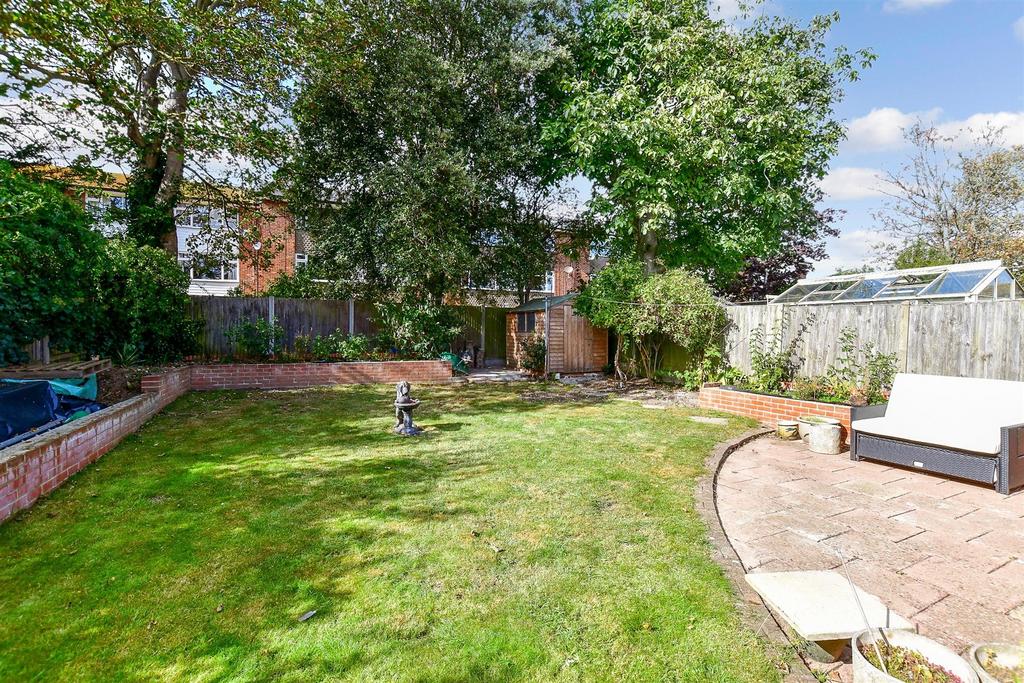 Kings Avenue, Broadstairs, Kent 2 bed detached bungalow for sale £450,000