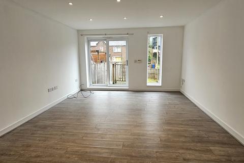 3 bedroom semi-detached house to rent, Rainsough Brow, Prestwich, Manchester M25