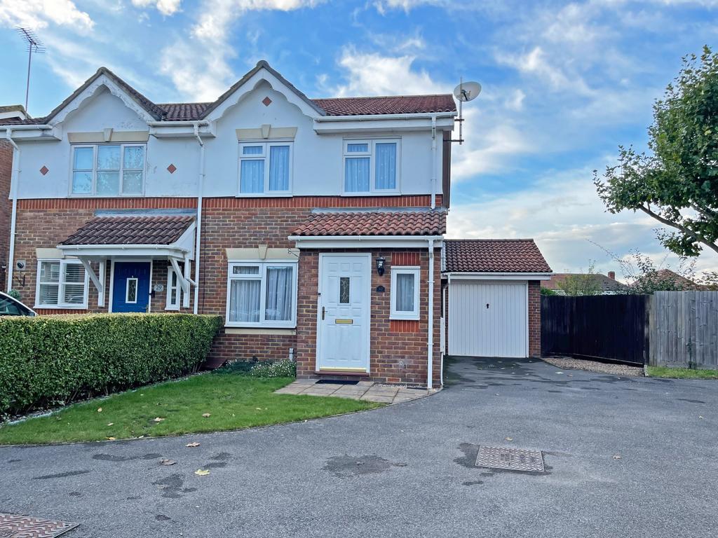Tollgate Drive, Hayes, UB4 3 bed semidetached house for sale £515,000