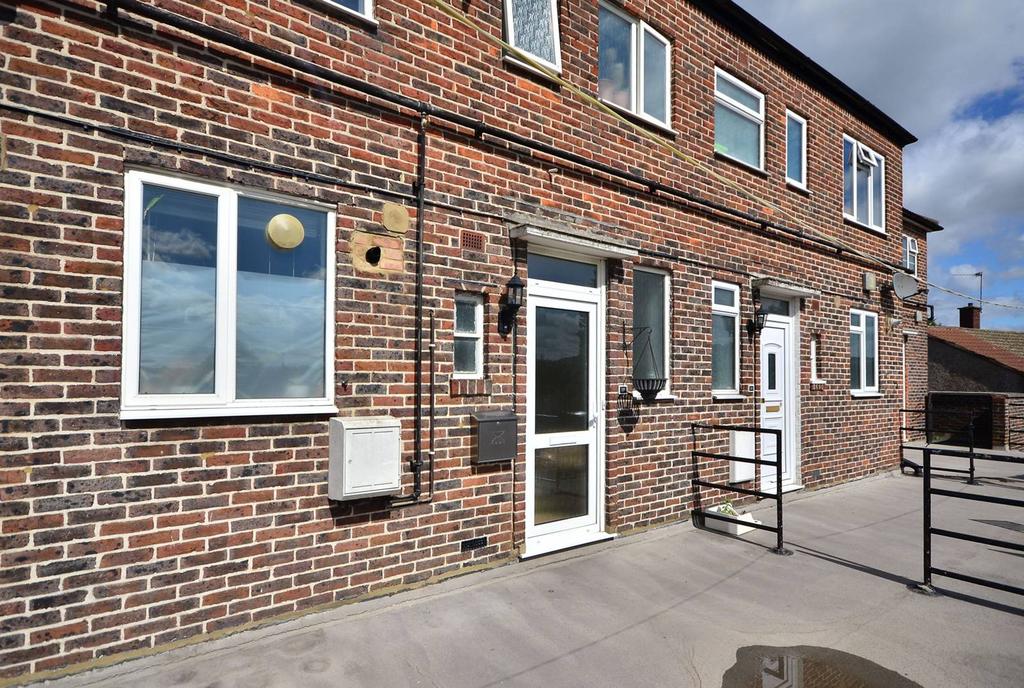 Carnbrook Road, Blackheath, London, SE3 2 bed flat to rent £1,750 pcm (£404 pw)