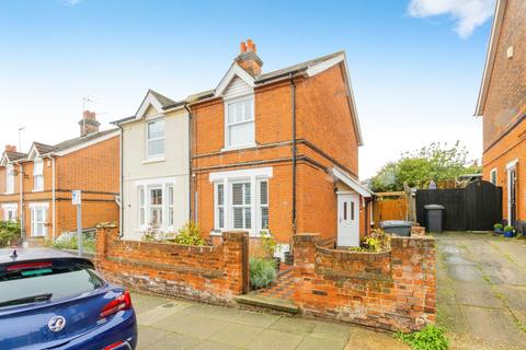 3 bedroom semi-detached house for sale - Martin Road, Ipswich, IP2