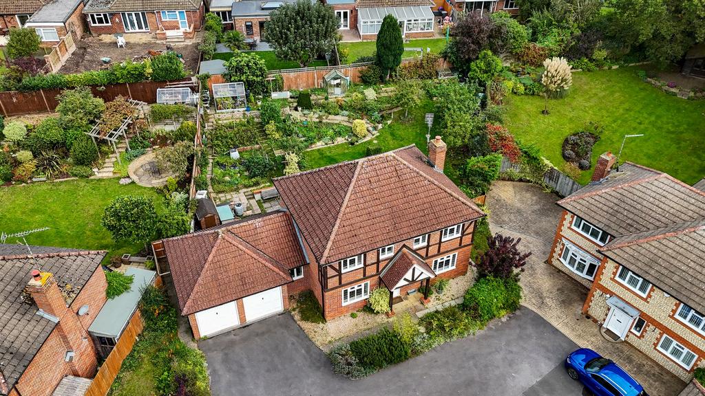 Sedgmoor Close, Flackwell Heath, HP10 4 bed detached house for sale £