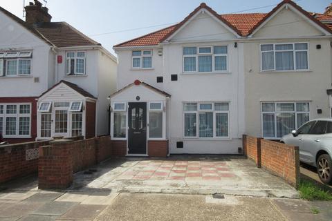 3 bedroom semi-detached house for sale - Hinton Avenue, Middlesex TW4