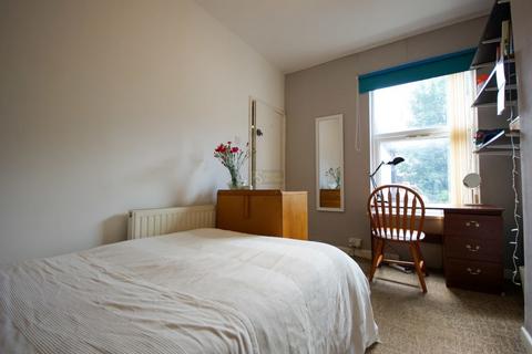 5 bedroom terraced house to rent, Luton Road, Birmingham B29