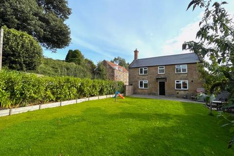 4 Bay Hill, Ilminster, TA19 0AT