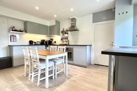 4 Bay Hill, Ilminster, TA19 0AT