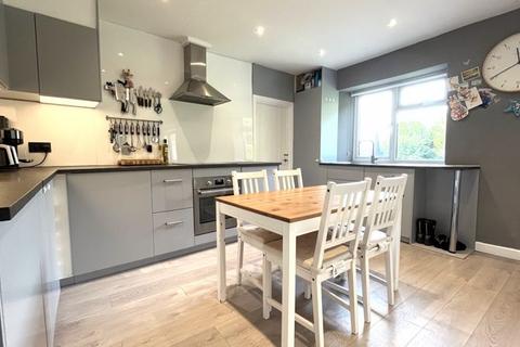4 Bay Hill, Ilminster, TA19 0AT