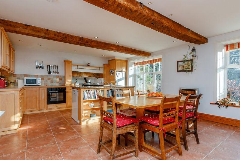 Southend Lane, Newent, GL18 1JD 5 bed detached house for sale £900,000