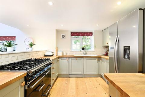 Laurel Cottage Buckham Hill, Uckfield, TN22 5XZ