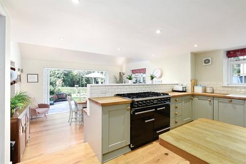 Laurel Cottage Buckham Hill, Uckfield, TN22 5XZ
