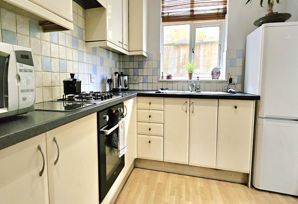 Road, Bromley, Kent 2 bed apartment £1,450 pcm (£335 pw)