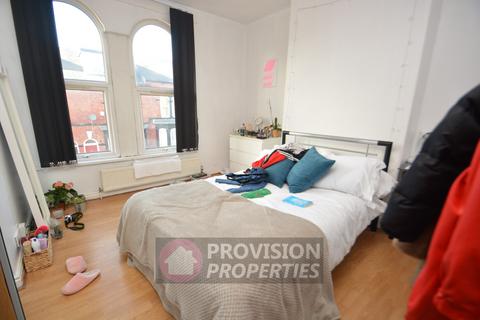 7 bedroom terraced house to rent, Norwood Road, Hyde Park LS6