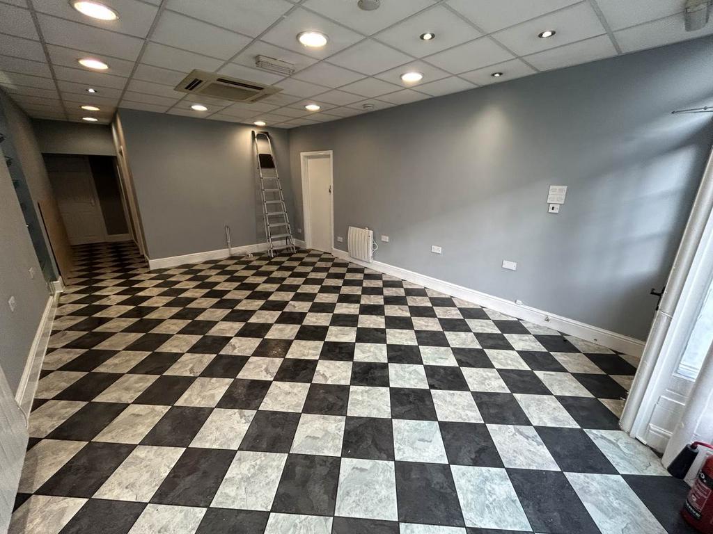 Shop, 17 Bridge Street, Aberystwyth, Ceredigion Property £750 pcm (£