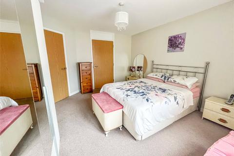 2 bedroom flat for sale, North Street, Milton Regis, Sittingbourne, Kent, ME10