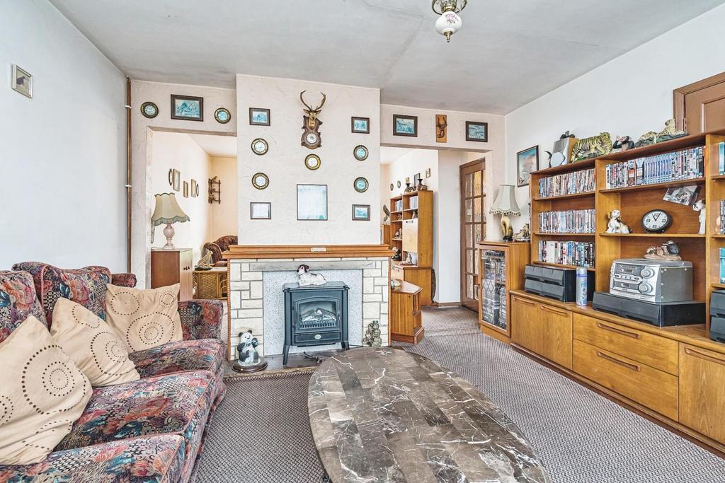 Wavell Road, Brierley Hill, Dudley, DY5 2EU 3 bed house for sale £194,995