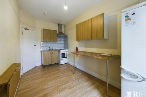 1 bedroom in a house share to rent, College Road, London, NW10 5HD