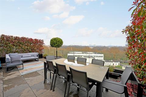 3 bedroom flat for sale, Penthouse, 24 Buckingham Gate, Westminster  SW1E