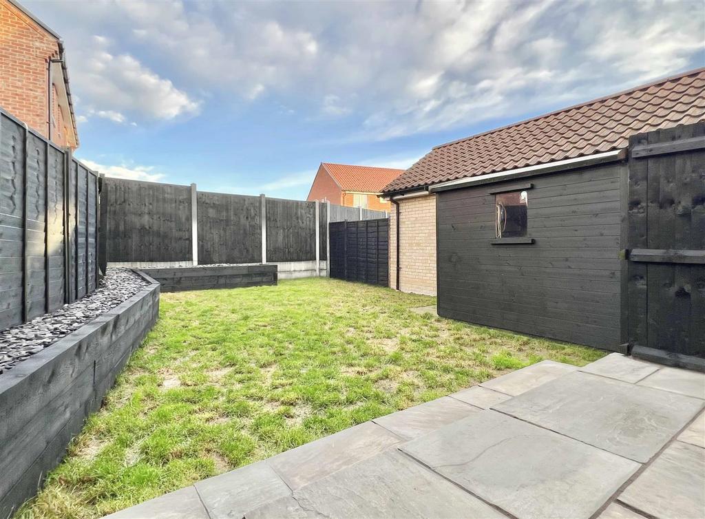 Rear Garden b.jpg