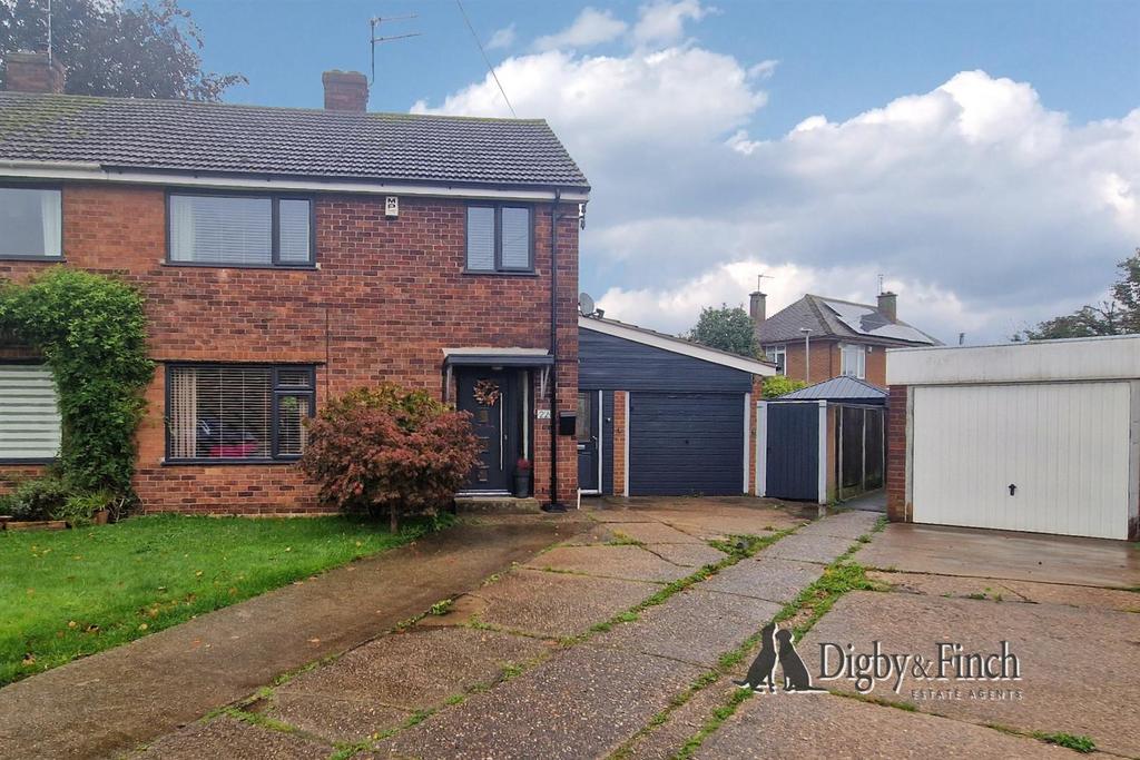 Prince Edward Crescent, RadcliffeOnTrent, Nottingham 3 bed house for