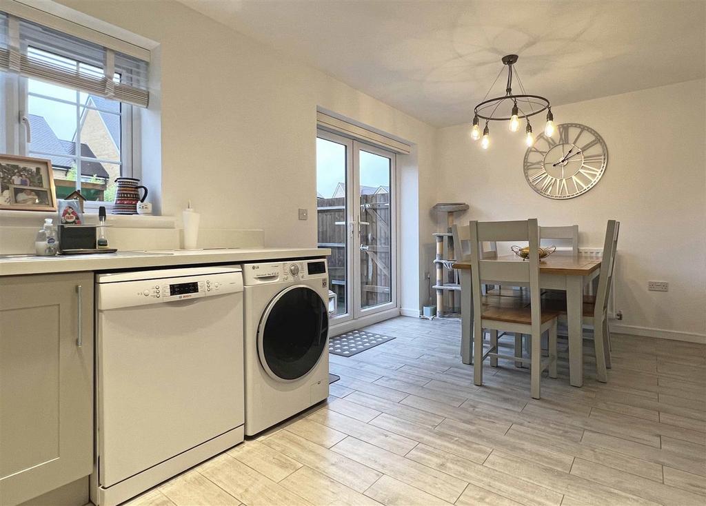 Kitchen c.jpg