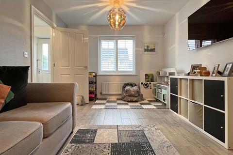 17 Evans Way, Witham, CM8 2FX