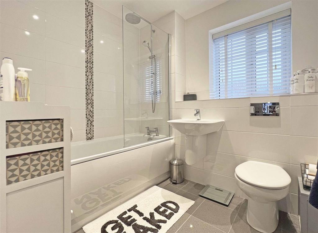 Bathroom.jpg