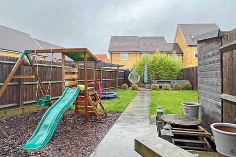 17 Evans Way, Witham, CM8 2FX