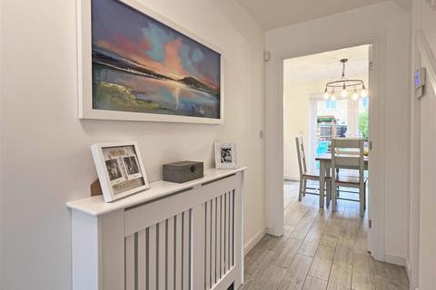 17 Evans Way, Witham, CM8 2FX