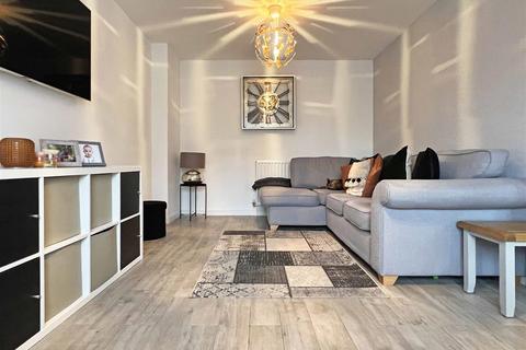 17 Evans Way, Witham, CM8 2FX
